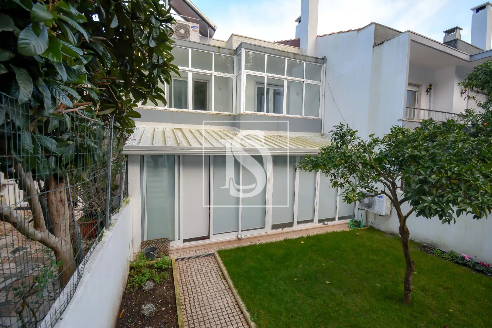 Moradia em Banda T5
