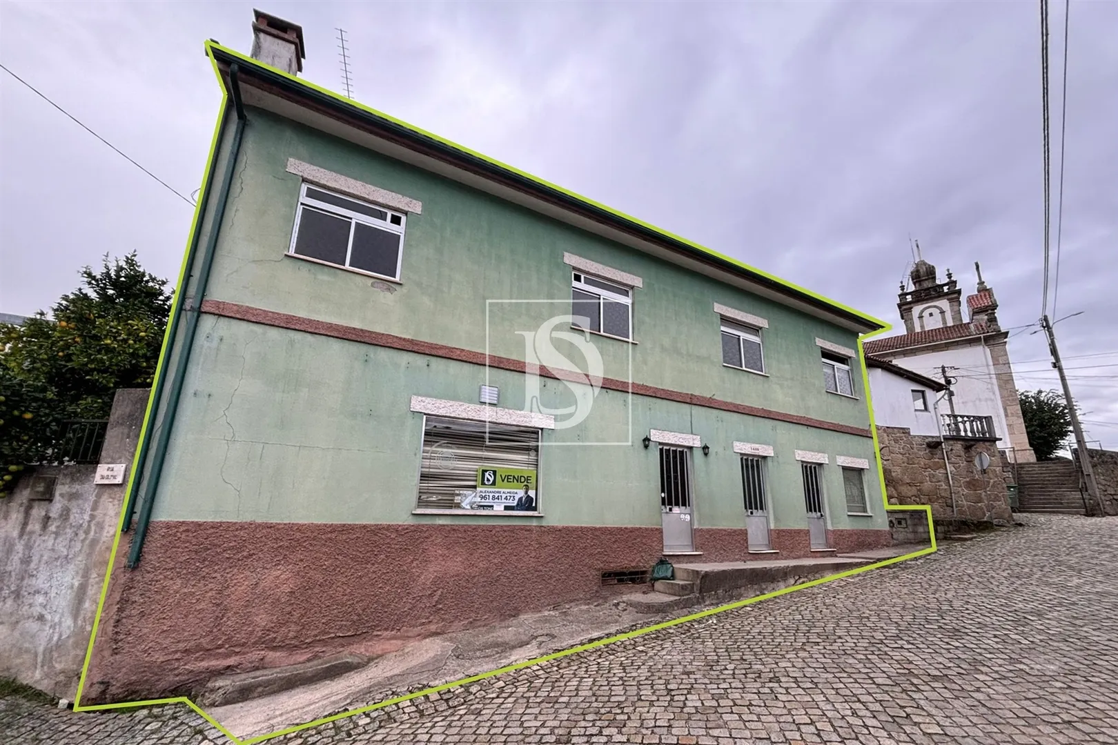Edifício comercial em Nandufe