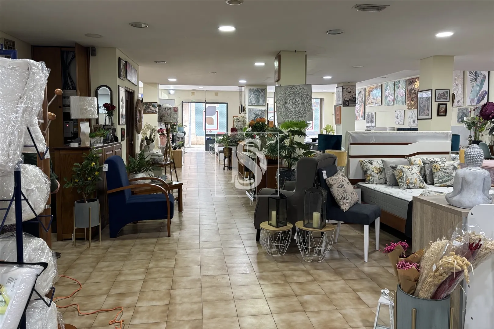 Espaço comercial com 598m² no Centro Viseu