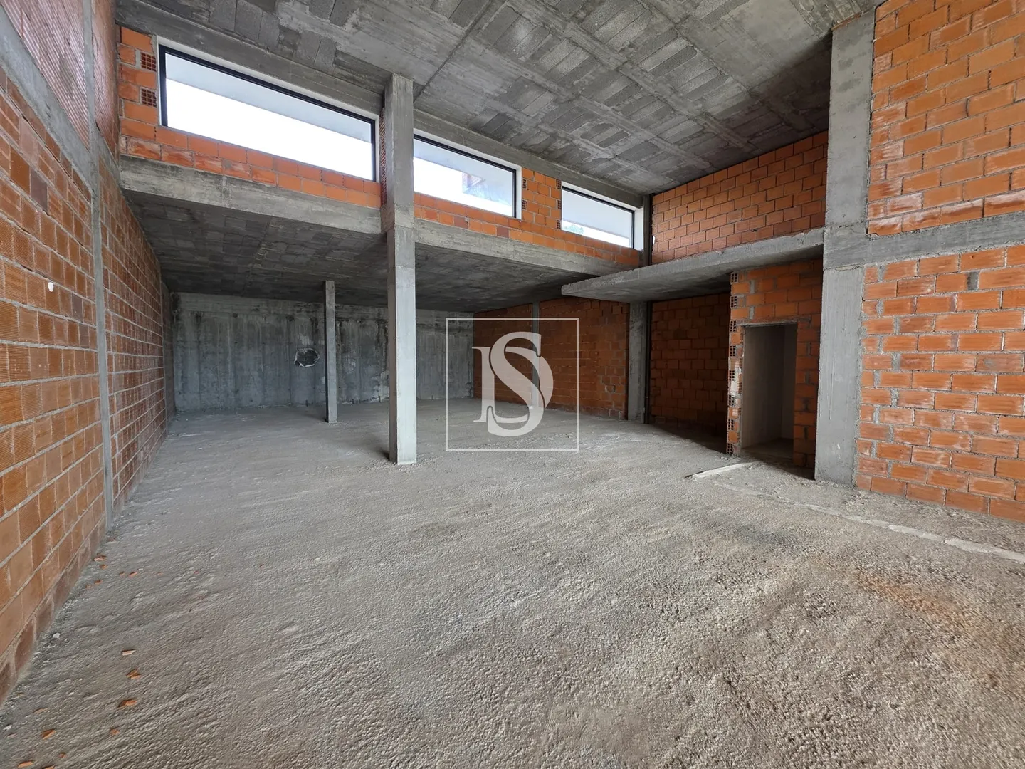 Espaço comercial com 205m2 em ValRio, Viseu