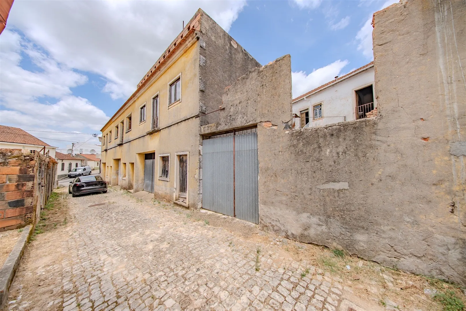 Duas moradias por 115.000 € em Mira de Aire