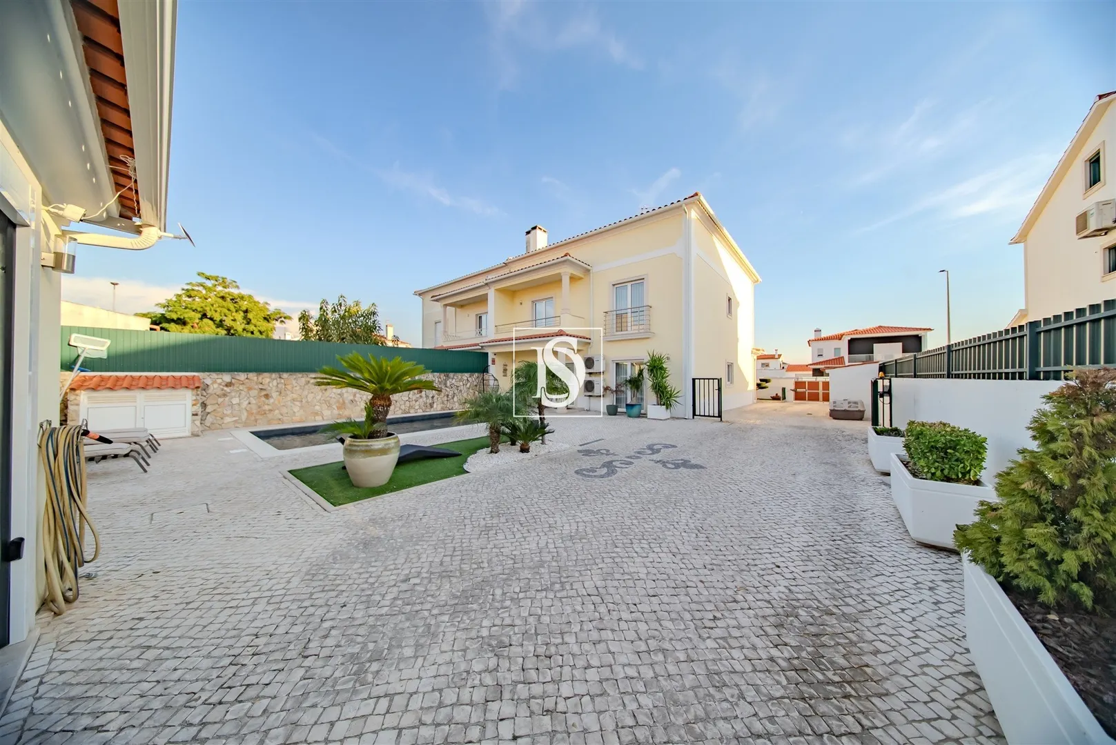 Moradia T4 com Piscina - Bonito, Entroncamento