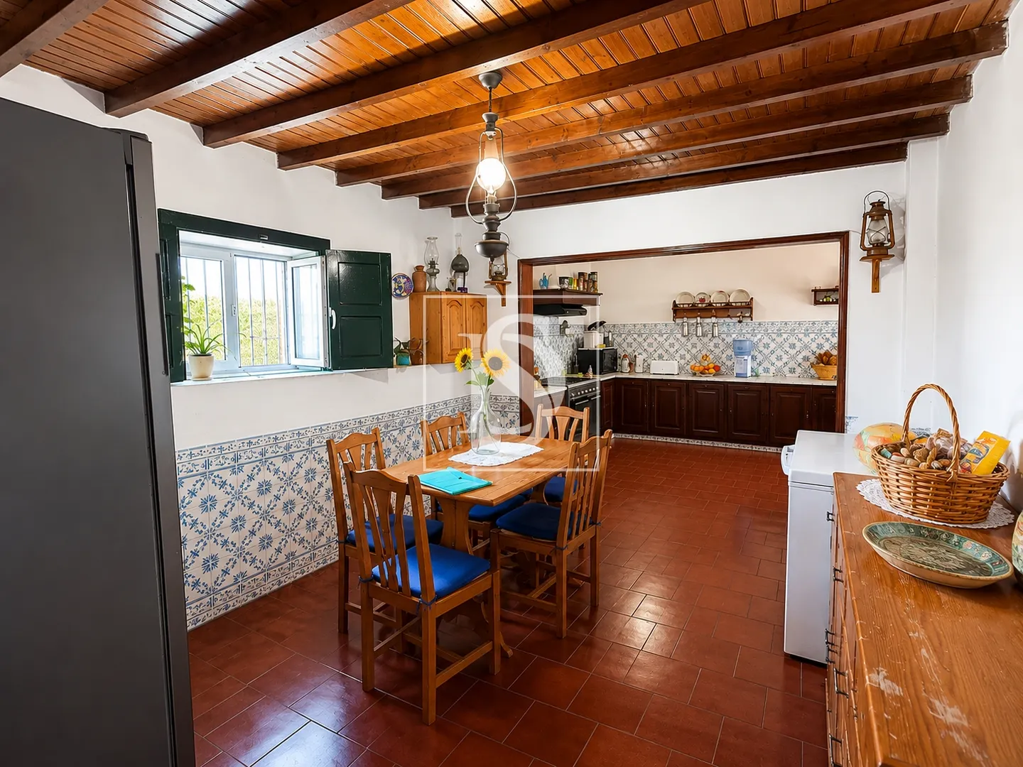 Moradia T4 com Garagem e Terreno de 875 m² na Golegã