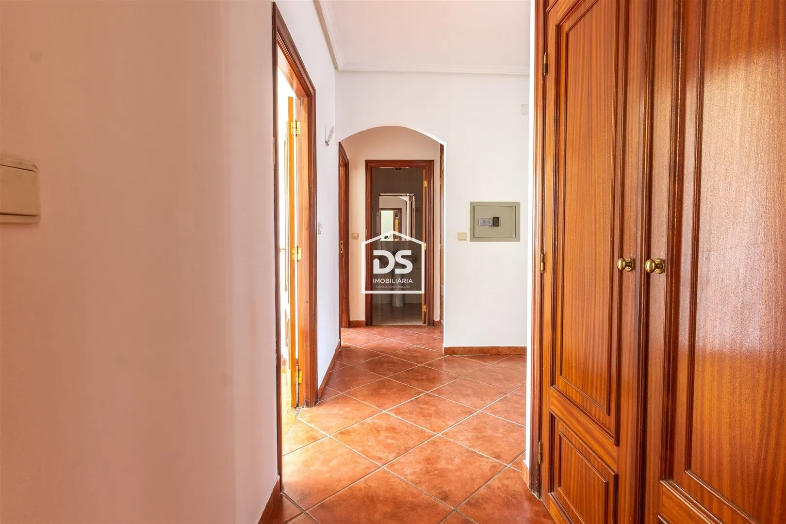 Apartamento T3 Venda, Aqueciemento, Garagem dupla, um quarto suite, três casas de banho