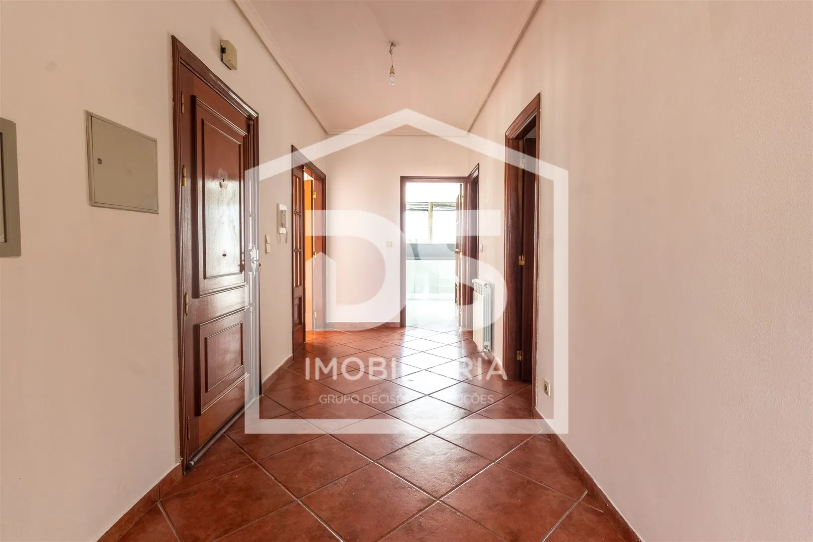 Apartamento T3 Venda, Aqueciemento, Garagem dupla, um quarto suite, três casas de banho