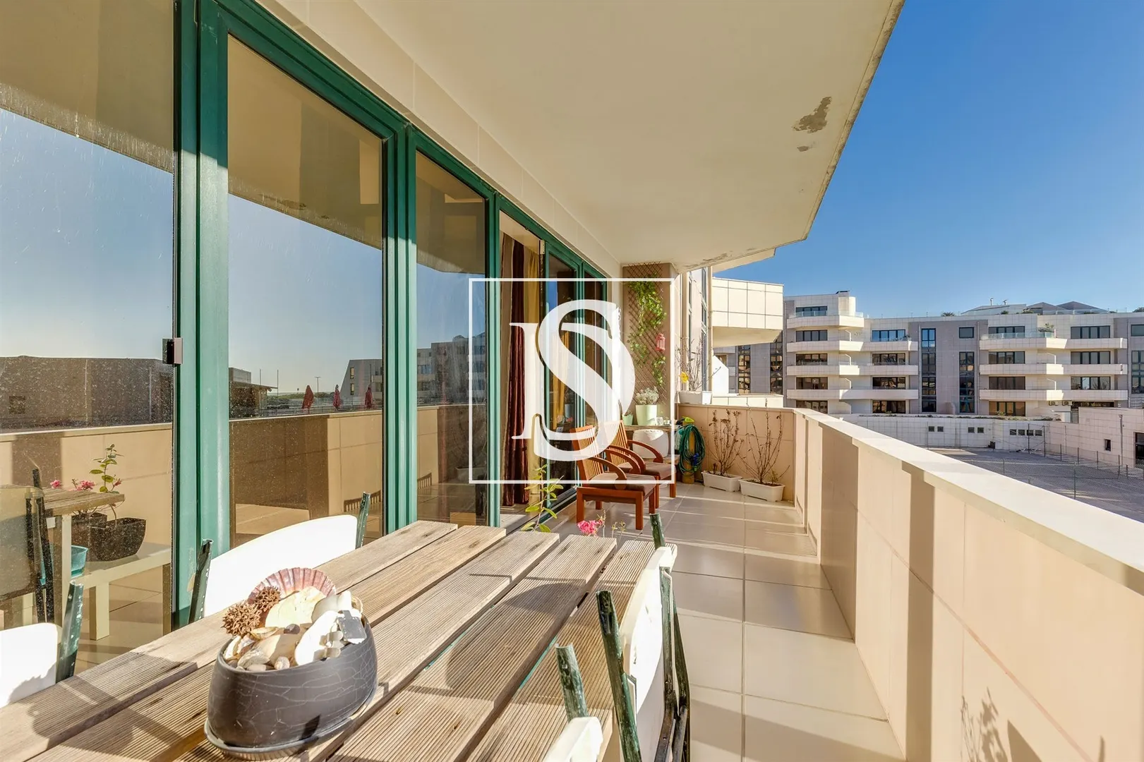 Apartamento T3 com piscina em Mindelo