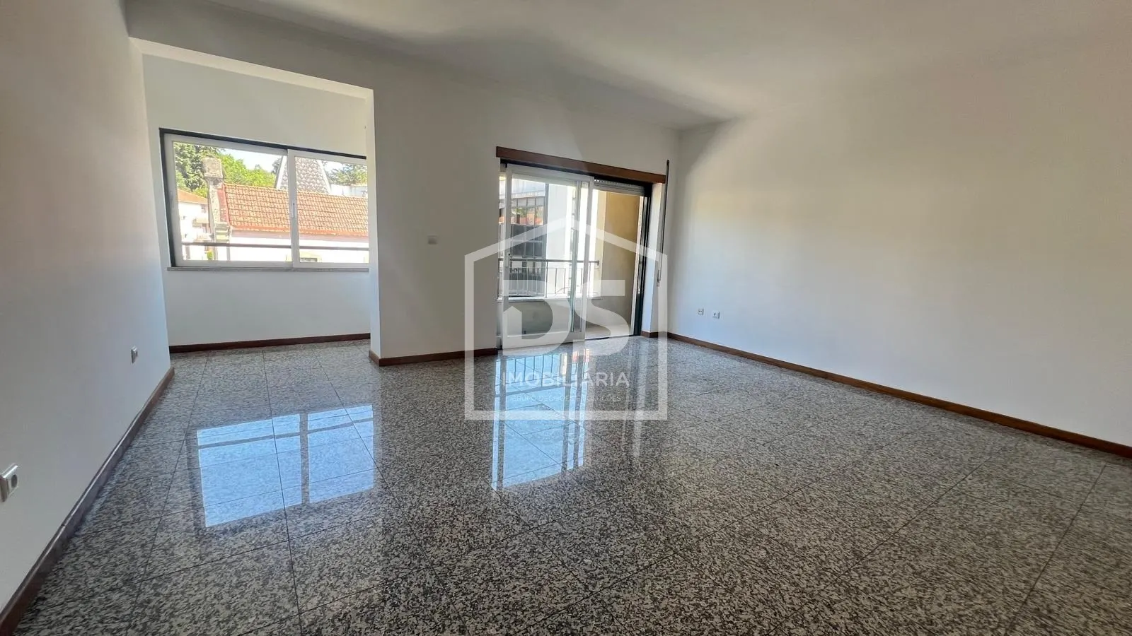 Exclusive 6-Bedroom Duplex with Breathtaking Views of Viseu Cathedral
