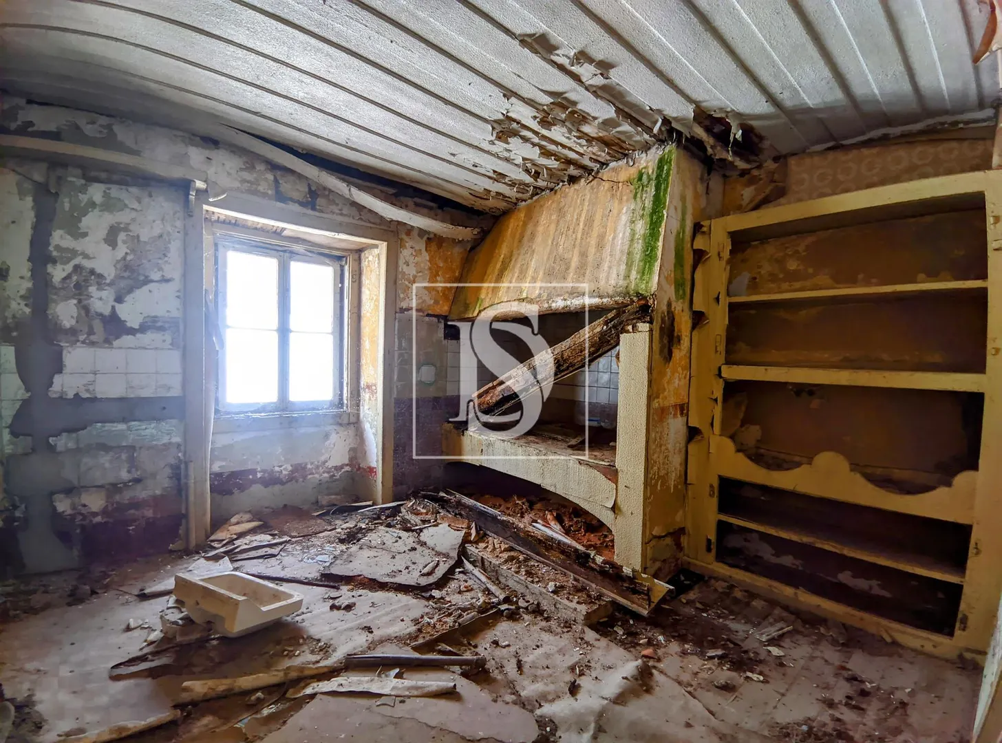 Moradia para Restaurar T4