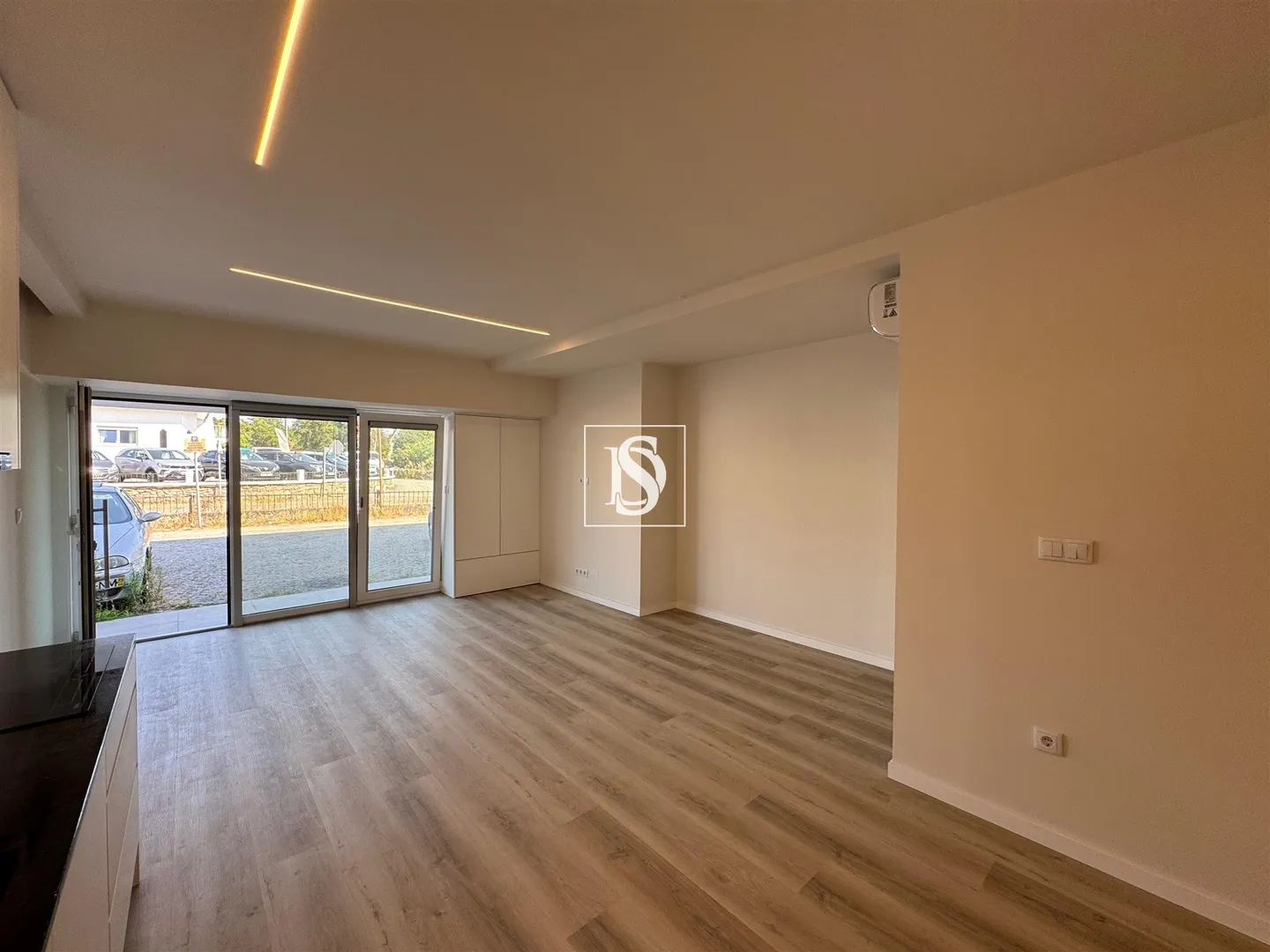 Apartamento T1+1 c/ suíte, completamente RENOVADO