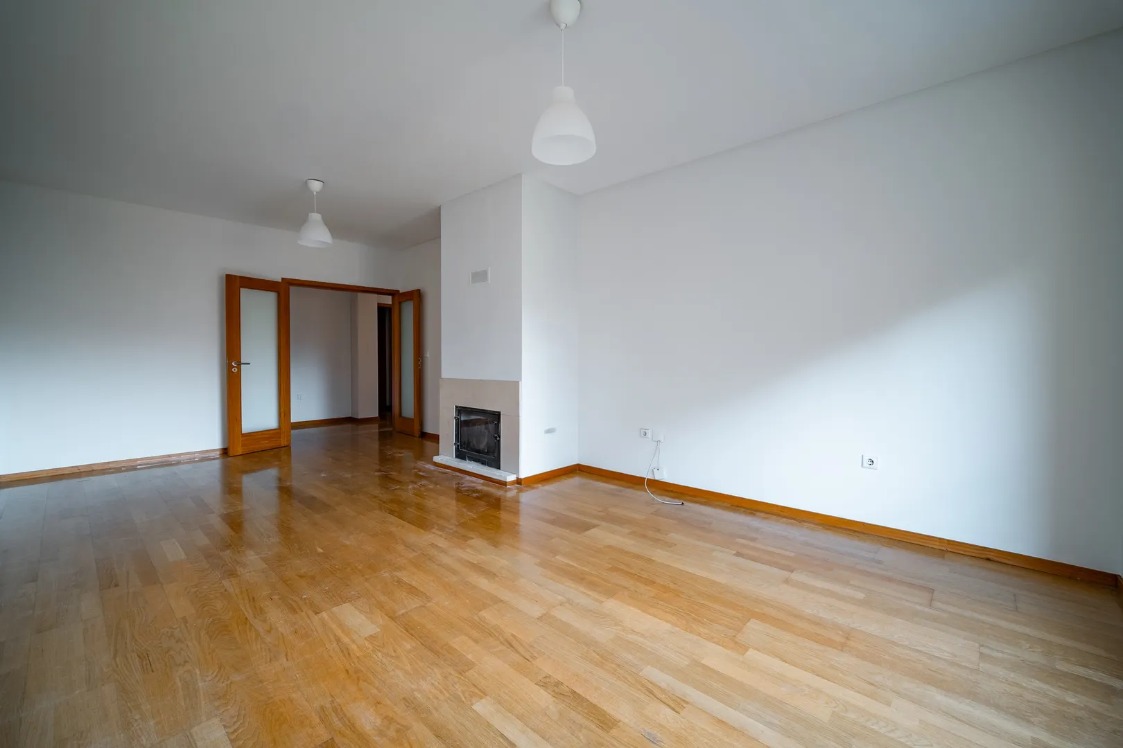 Apartamento T3 c/ garagem, inserido em condomínio c/ piscina