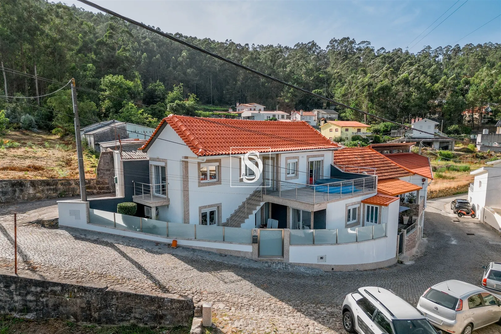 Moradia com 3 quartos completamente Renovada em 2025