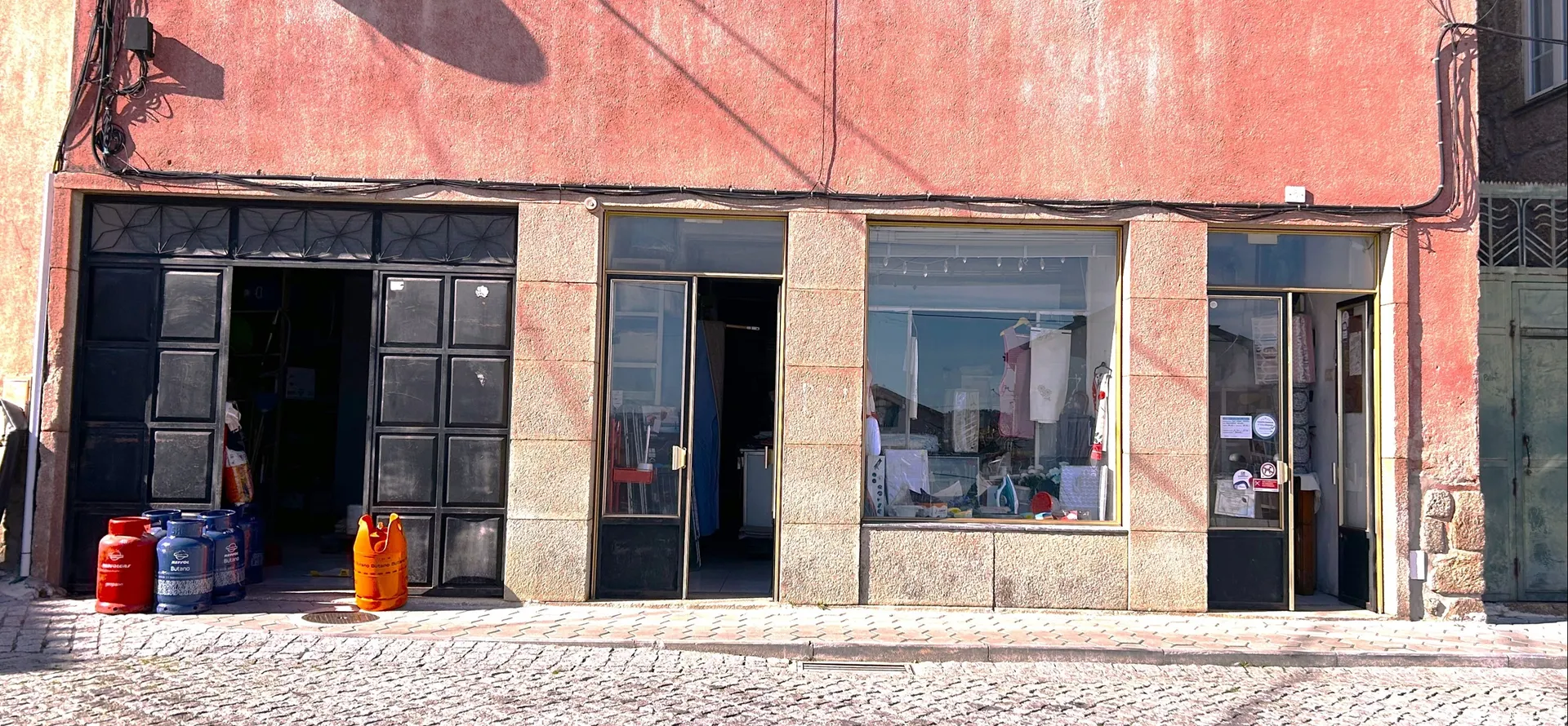 ESPAÇO COMERCIAL PARA VENDA   NA VILA DE GONÇALO - UMA OPORTUNIDADE ÚNICA NO CORAÇÃO DA BEIRA  INTERIOR
