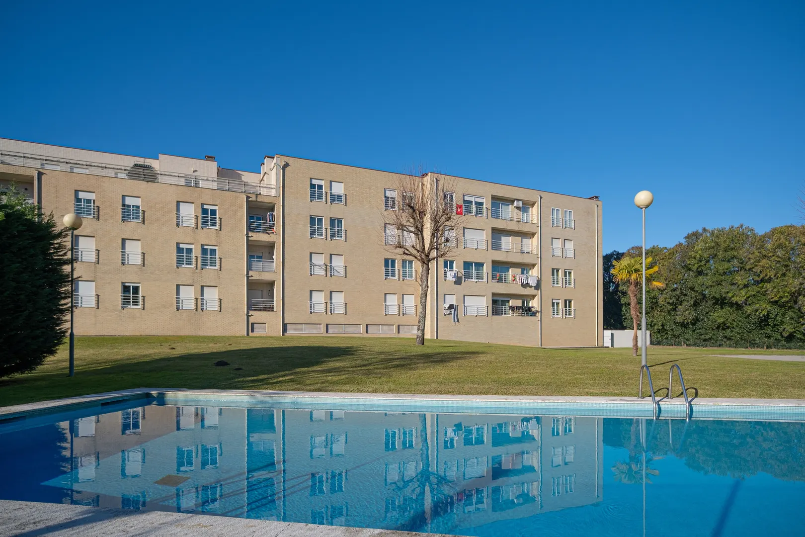 T3 com Suíte | Condomínio Fechado com Piscina | Barcelinhos