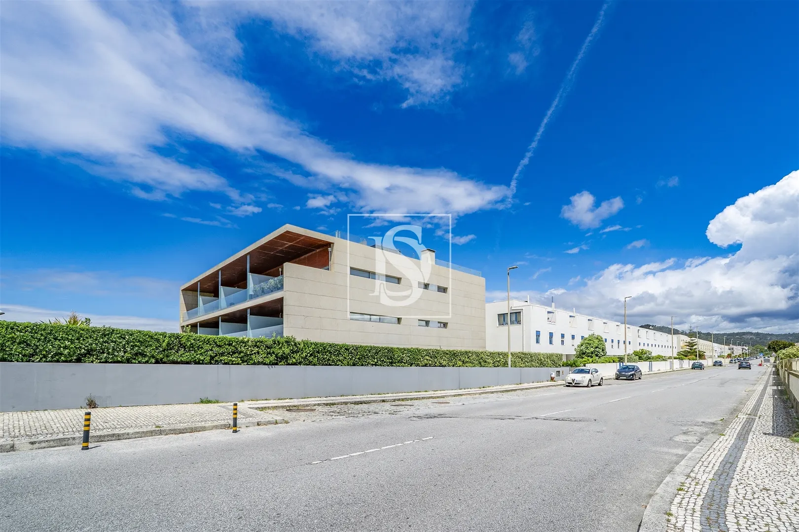 T2 Exclusivo com Terraço Vista Mar, Piscina e Garagem | Junto à Praia de Esposende