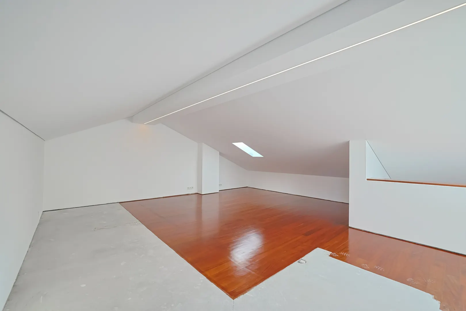 Moradia T3, Individual, c/ 3 pisos, Garagem Dupla e Jardim