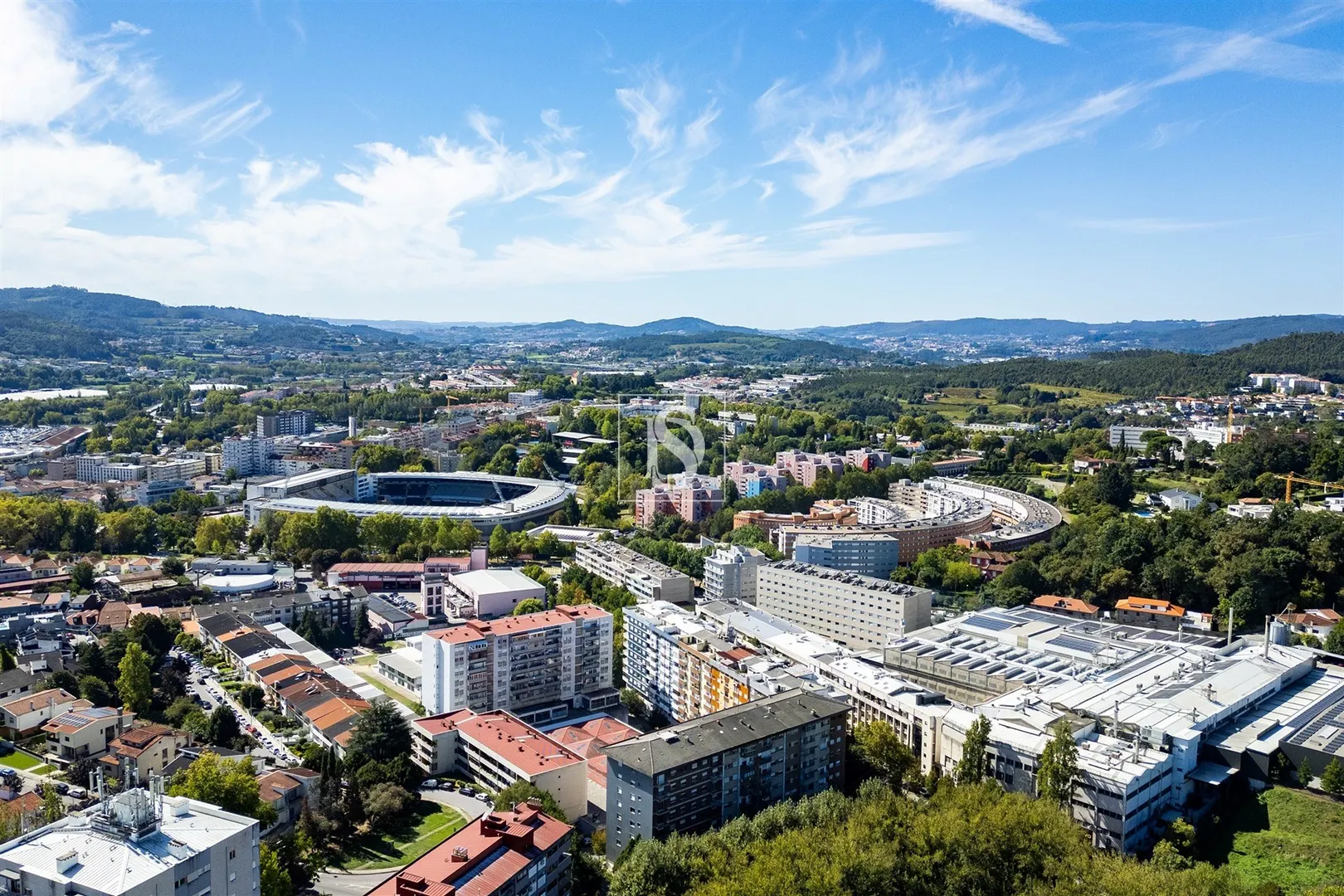 T2, totalmente remodelado, em Azurém, Guimarães
