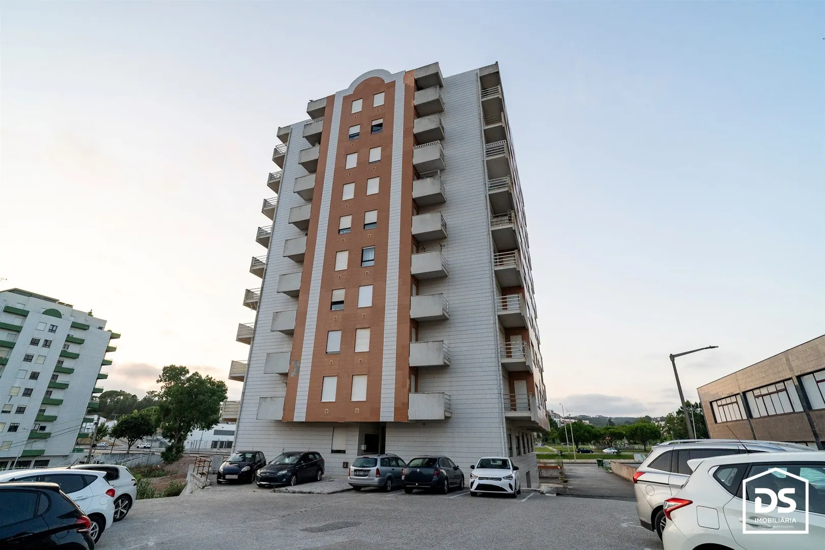 Apartamento T2 com arrumo e varandas na Figueira da Foz