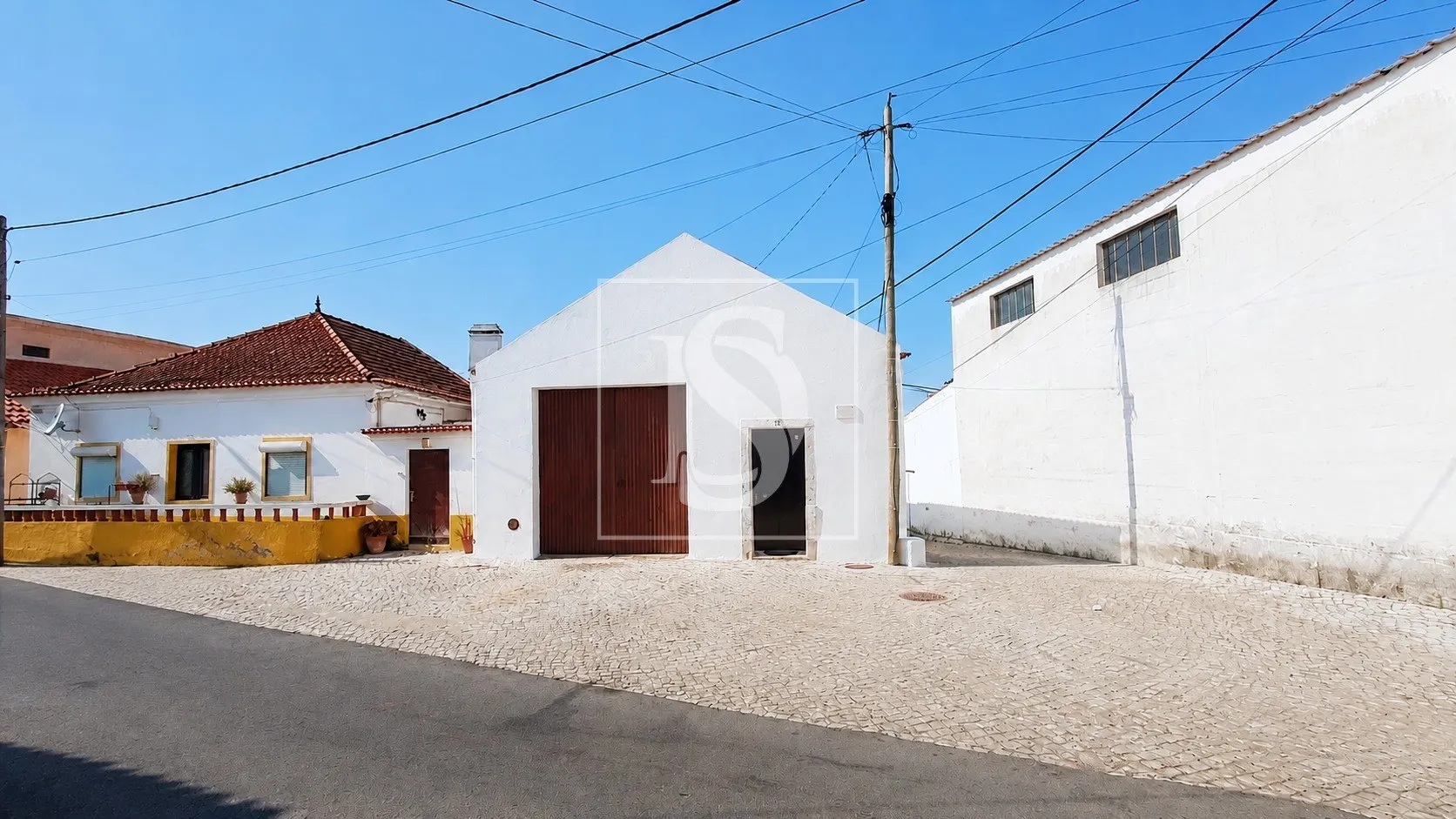 Armazém 125 m² para Arrendamento em Lamas, Cadaval | 460 €