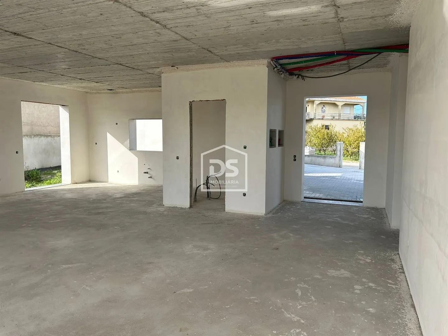 New 3-Bedroom House for Sale in Alfeizerão