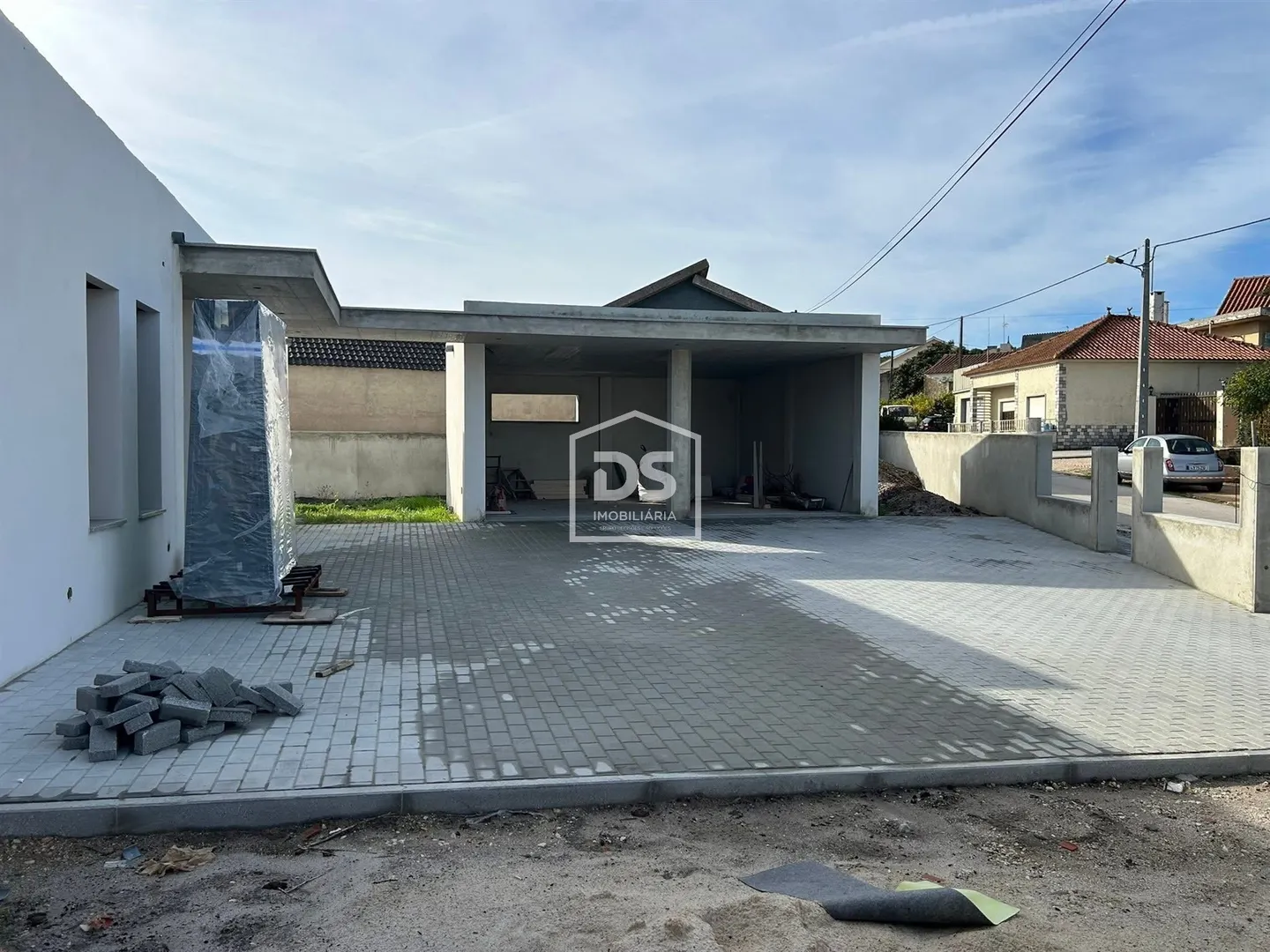 New 3-Bedroom House for Sale in Alfeizerão