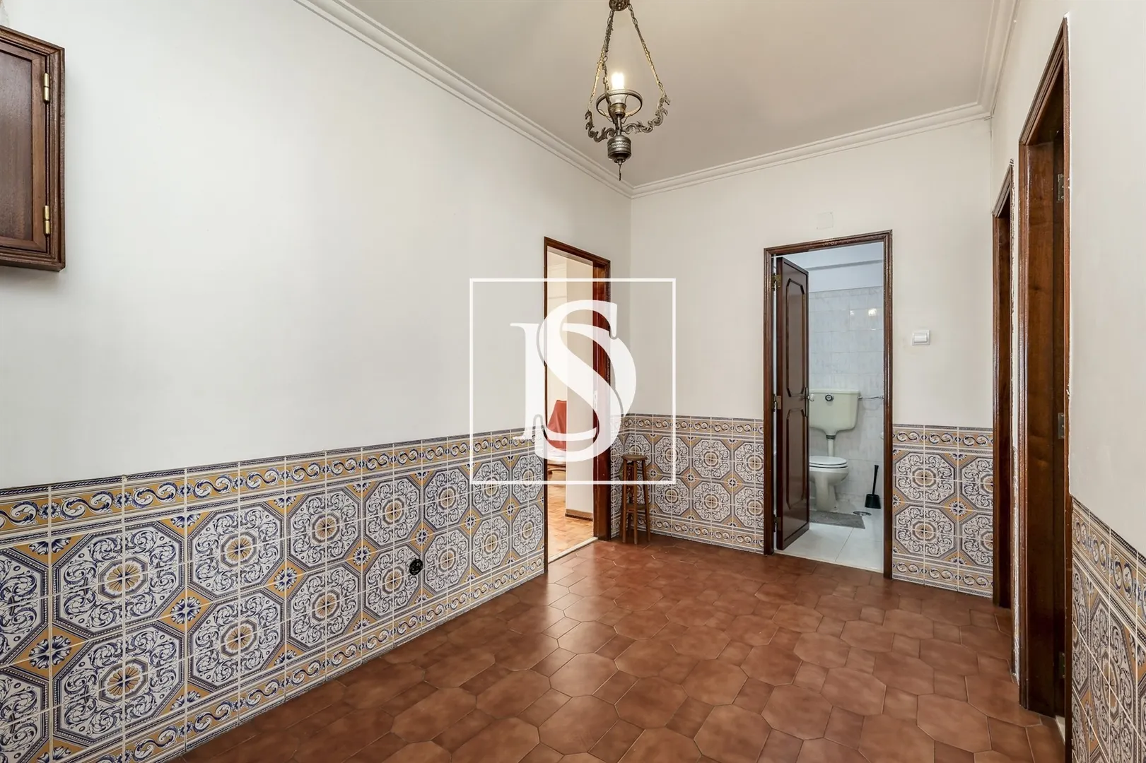 Apartamento T2  com orientação sul, arrecadação e excelente Localização em Agualva-Cacém