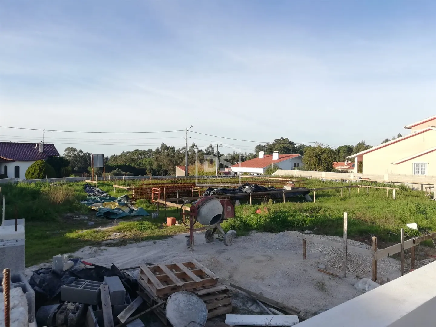 Moradia T4 geminada Ortigosa