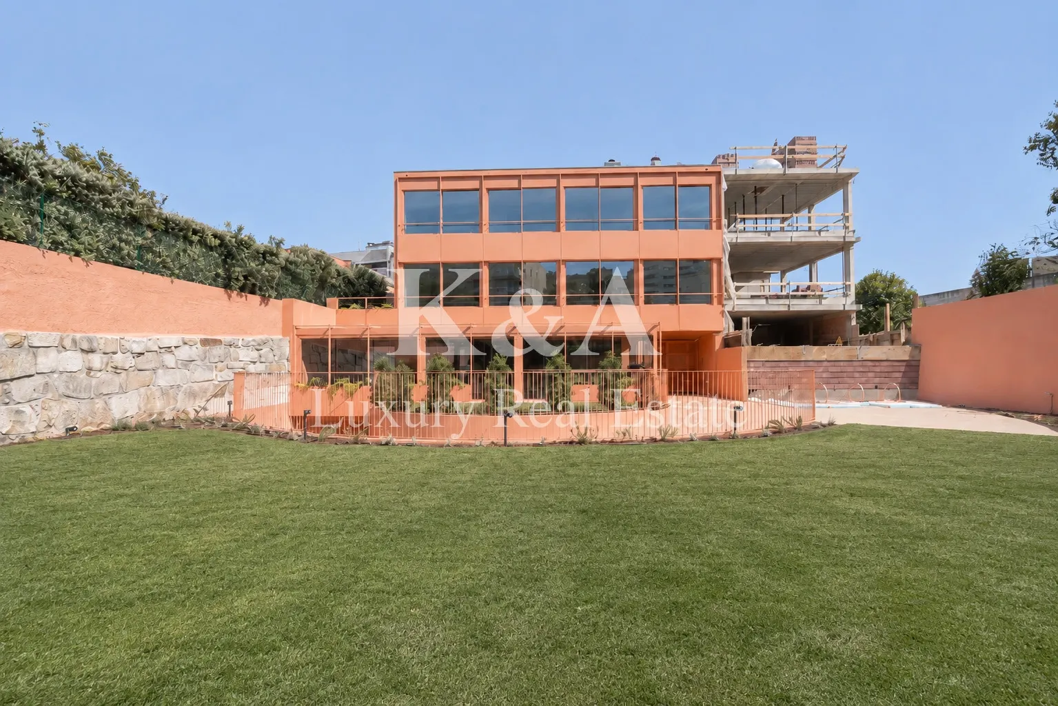Apartamento T4+1 com terraço na Foz
