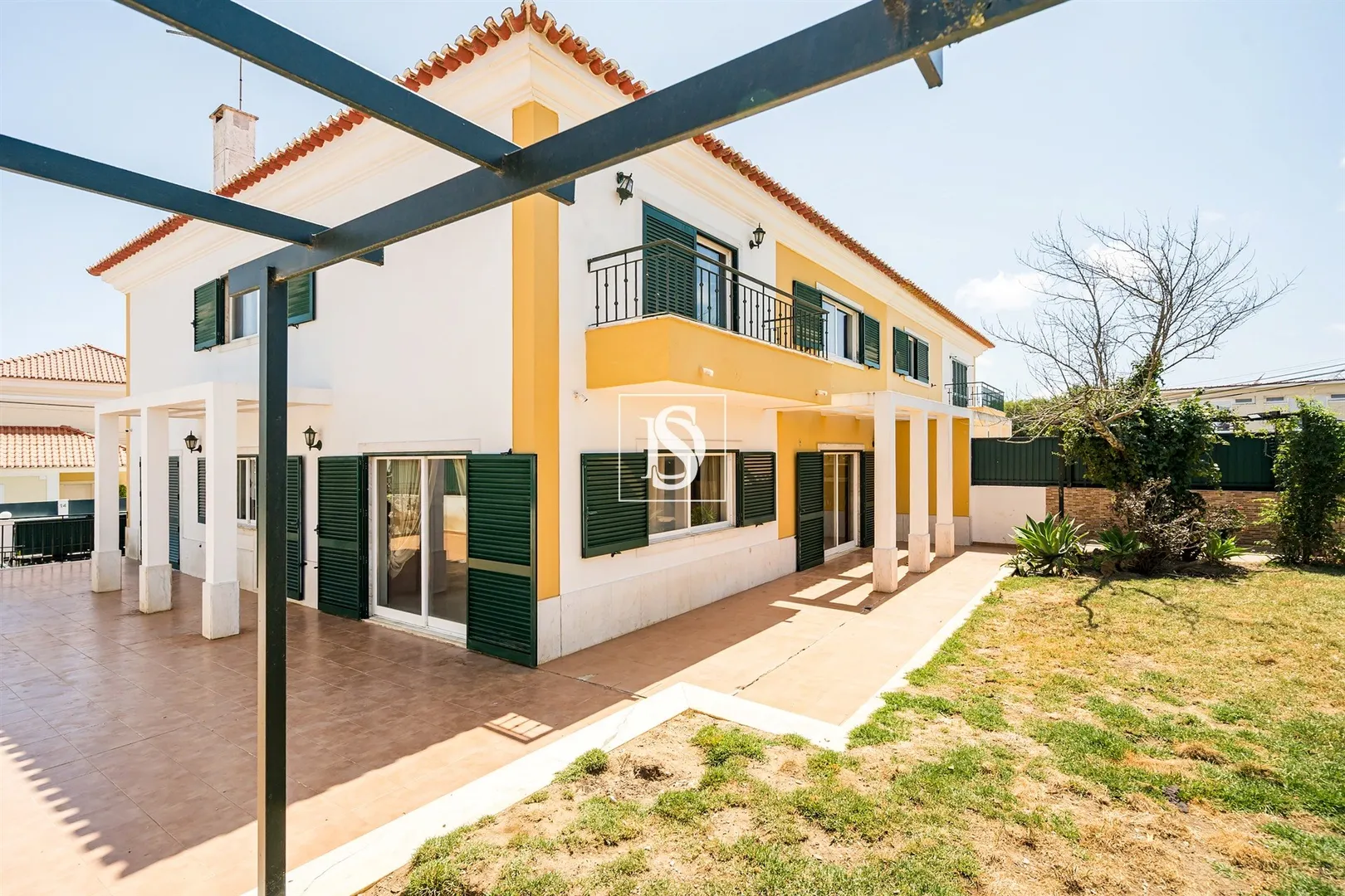 Moradia Geminada T4+2