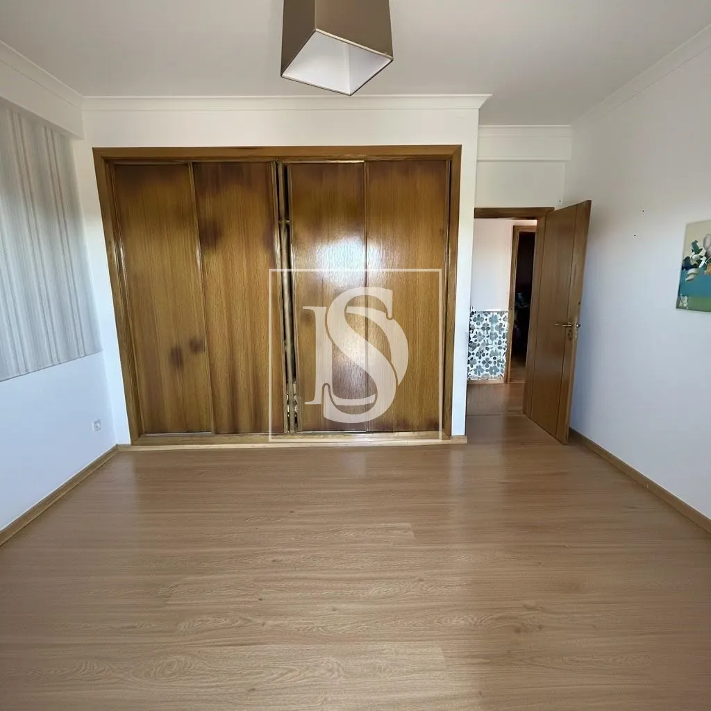 House T4
