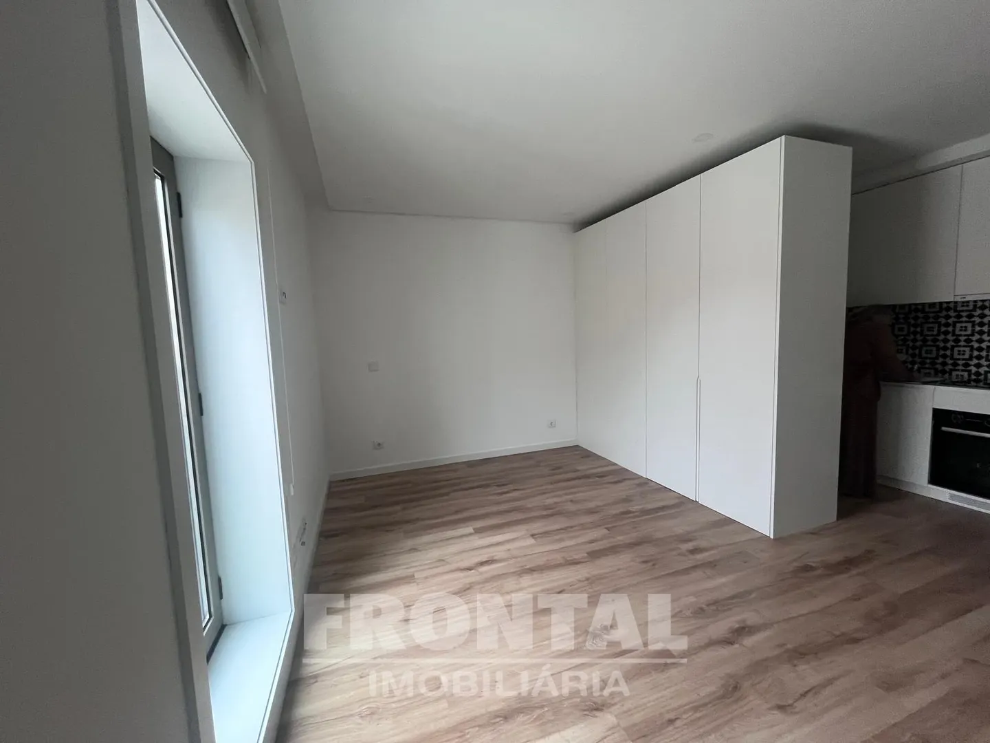 Apartamento T0 com Garagem e Elevador &#124; Costa Cabral, Paranhos, Porto