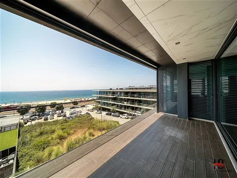 Penthouse T4 em Canidelo em frente ao Mar