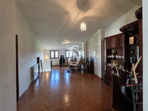 Moradia T6, centro de Tondela / Venda / 315000 / Ref. DSTNDALX144