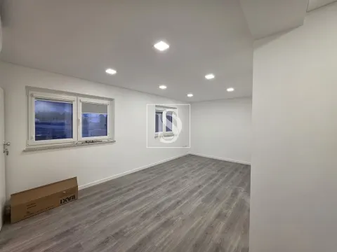 Apartamento T2 Renovado, no Botulho