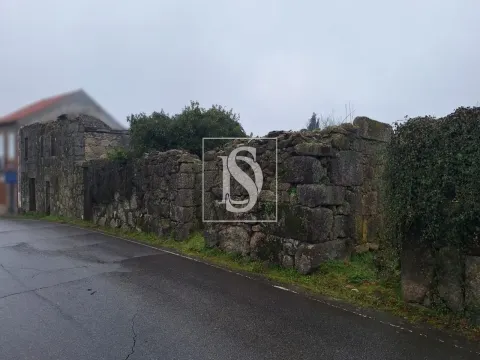 Terreno urbano no centro de Vilar de Besteiros, Tondela