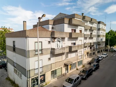 Apartamento T3 para Venda – Localização Privilegiada em Torres Novas