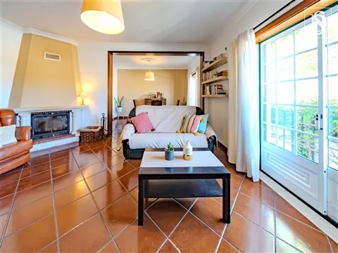 Apartamento T4 c/ Garagem