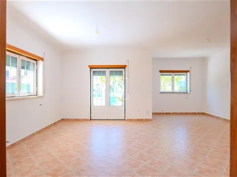 Moradia Geminada T4