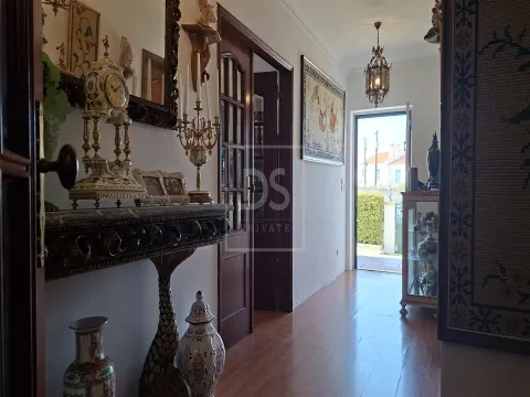 Moradia de Prestígio em Santo Isidoro T3