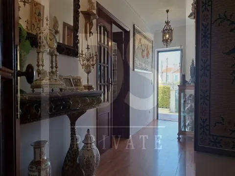 Moradia de Prestígio em Santo Isidoro T3