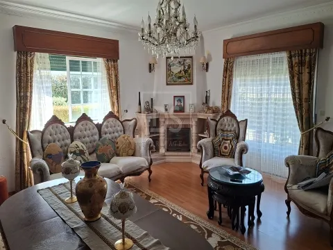 Moradia de Prestígio em Santo Isidoro T3