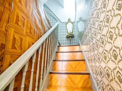 Building >=10 Bedroom
