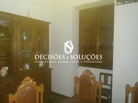 Moradia para Restaurar T5