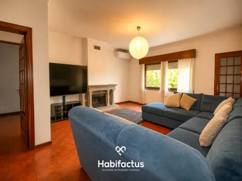 Detached house T4