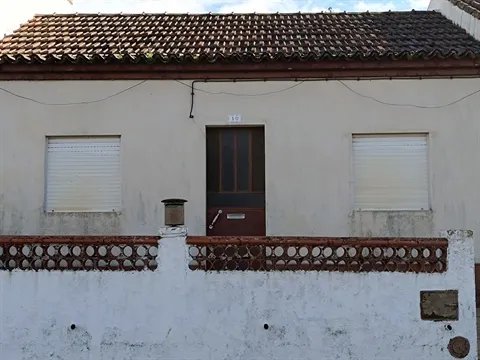 Moradia T3 -  Vale das Mós  - Abrantes