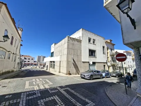 Apartamento T2 à venda em São Vicente - São João - Alferrarede