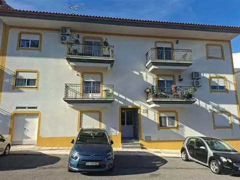 Apartamento T3 C/ Garagem - Pego - Abrantes