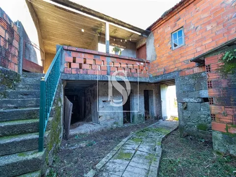 Moradia para Restaurar T4