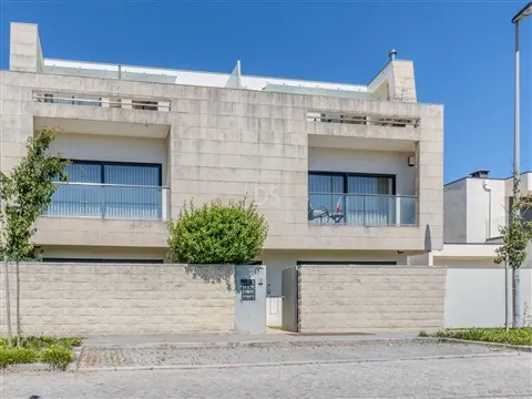 Apartamento T2 em Esposende, inserido num condominio fechado