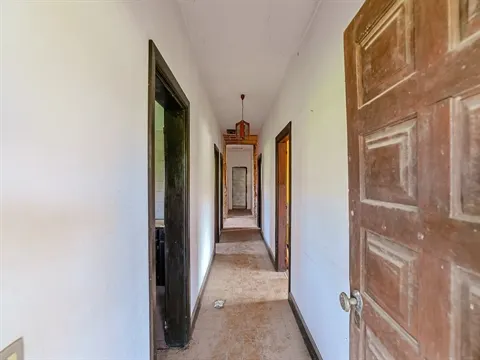 Moradia T4 c/ 376 m², jardim e riacho