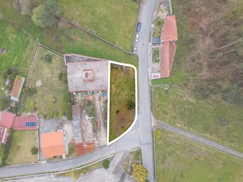 Terreno p/ construção c/ 608 m², em Galegos (Santa Maria), Barcelos